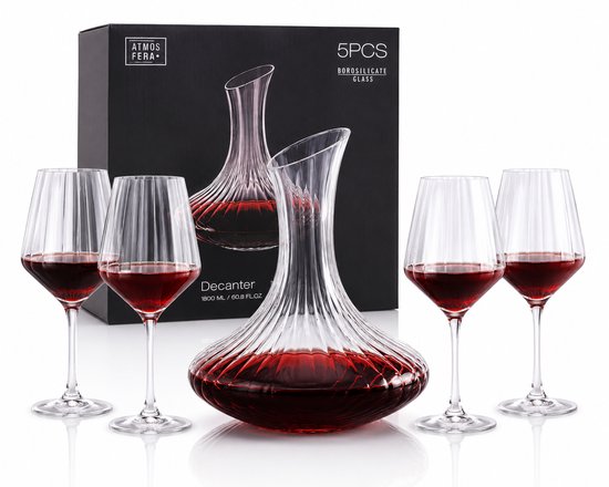 Illustratie bij Wijnset met decanteerkaraf en 4 glazen